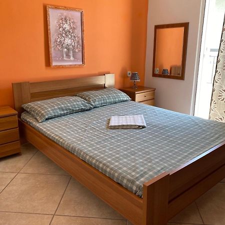 Roula Apartment Néoi Póroi Ngoại thất bức ảnh